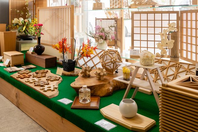 手作りの木工品とZAKKAの店